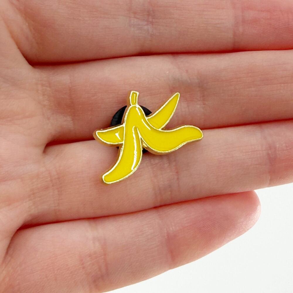 Banana Peel Enamel Pin Funny Slip Cartoon Yellow Fruit Badge Cute